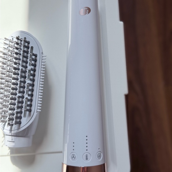 T3 AireBrush Duo Interchangeable Hot Air Blow Dry Brush with Two Attachments - Picture 4 of 16